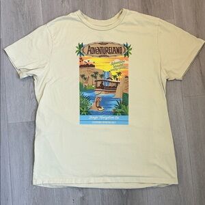 DISNEY world Adventureland Graphic T-Shirt men’s size Large